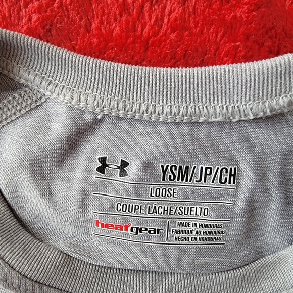 COPY - 💰🌟 3 for $13 Underarmour Girls YSM Grey Tshirt - Picture 3 of 3